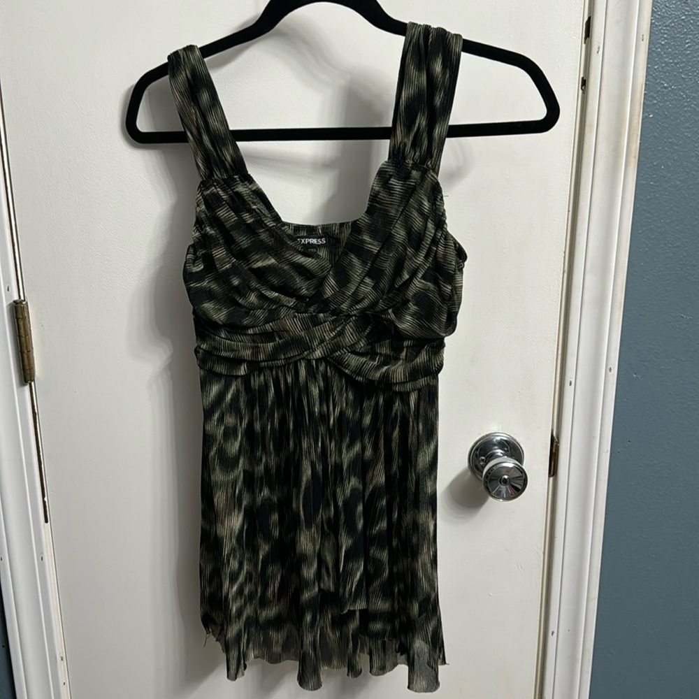 Women’s blouse, size medium